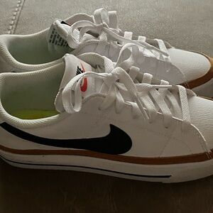 Nike Women's White and Black Sneakers